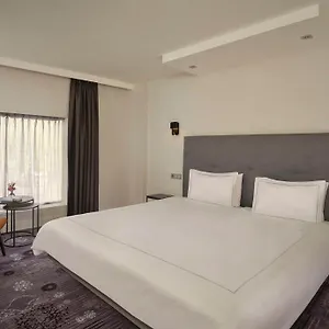 Park Plaza Otel